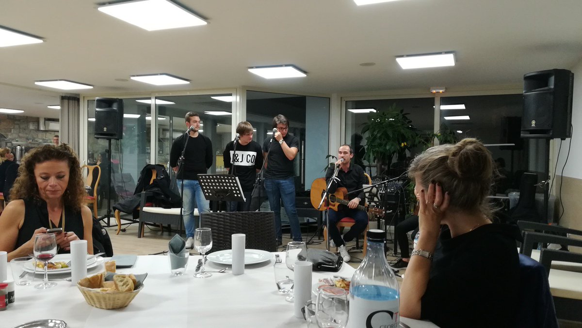 Ranacles_France's tweet photo. Soirée de gala à #RANACLES2017 Magnifique polyphonie corse et dîner exquis... Que demander de plus ? https://t.co/C0b0dghPi3