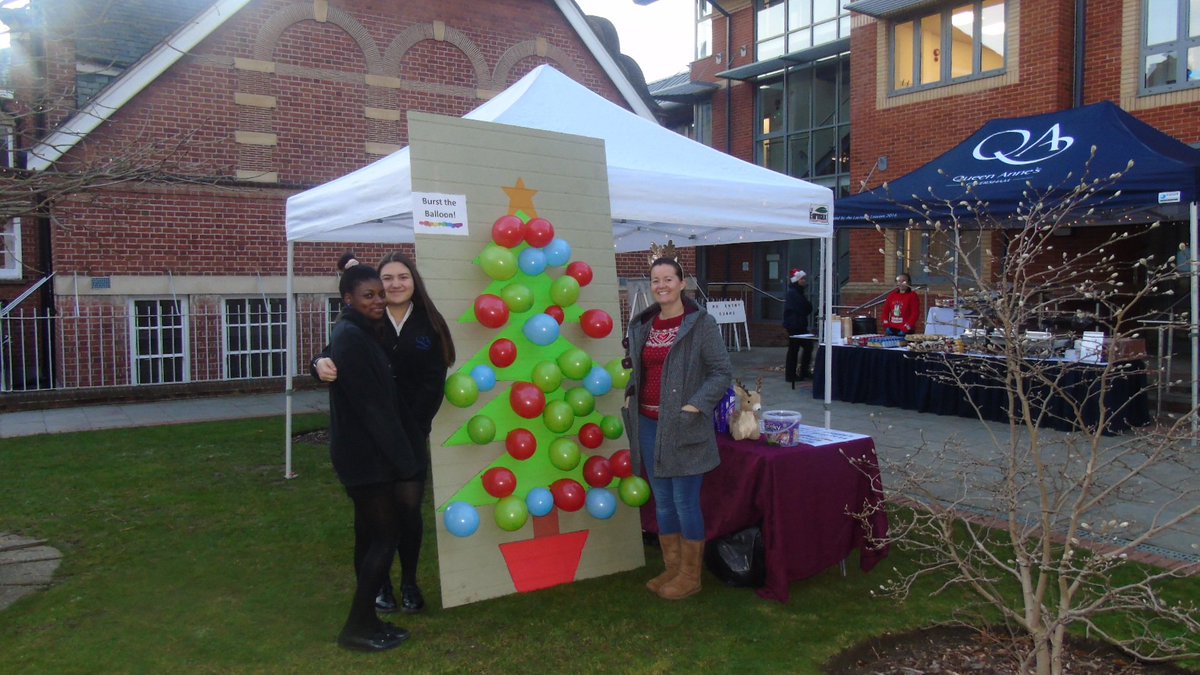 MaddockQAS's tweet photo. This afternoon was a busy one setting up our Burst a Balloon and GoNuts on a stick stall, but it was well worth it! @QASCaversham #iloveboarding https://t.co/EQT2aWJPm1