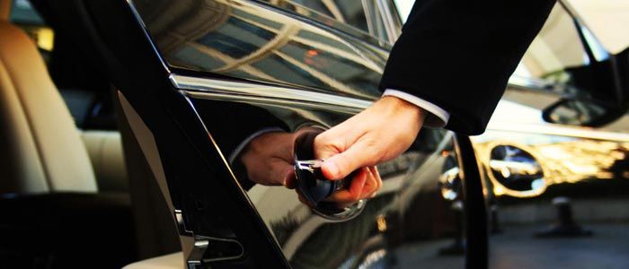 limokingnyc's tweet photo. Whether it’s an Airport Transfers or you just getting in the Town?
•  100% committed to our customer care services. 
• Limo King covers the following Airports JFK, EWR, and LGA.
https://t.co/wsKMUp9UpJ

#Limo #Airport #Booking #Transfers #Fleet #JFK #New Chauffeurs #EWR #York https://t.co/XLXut4uDVg