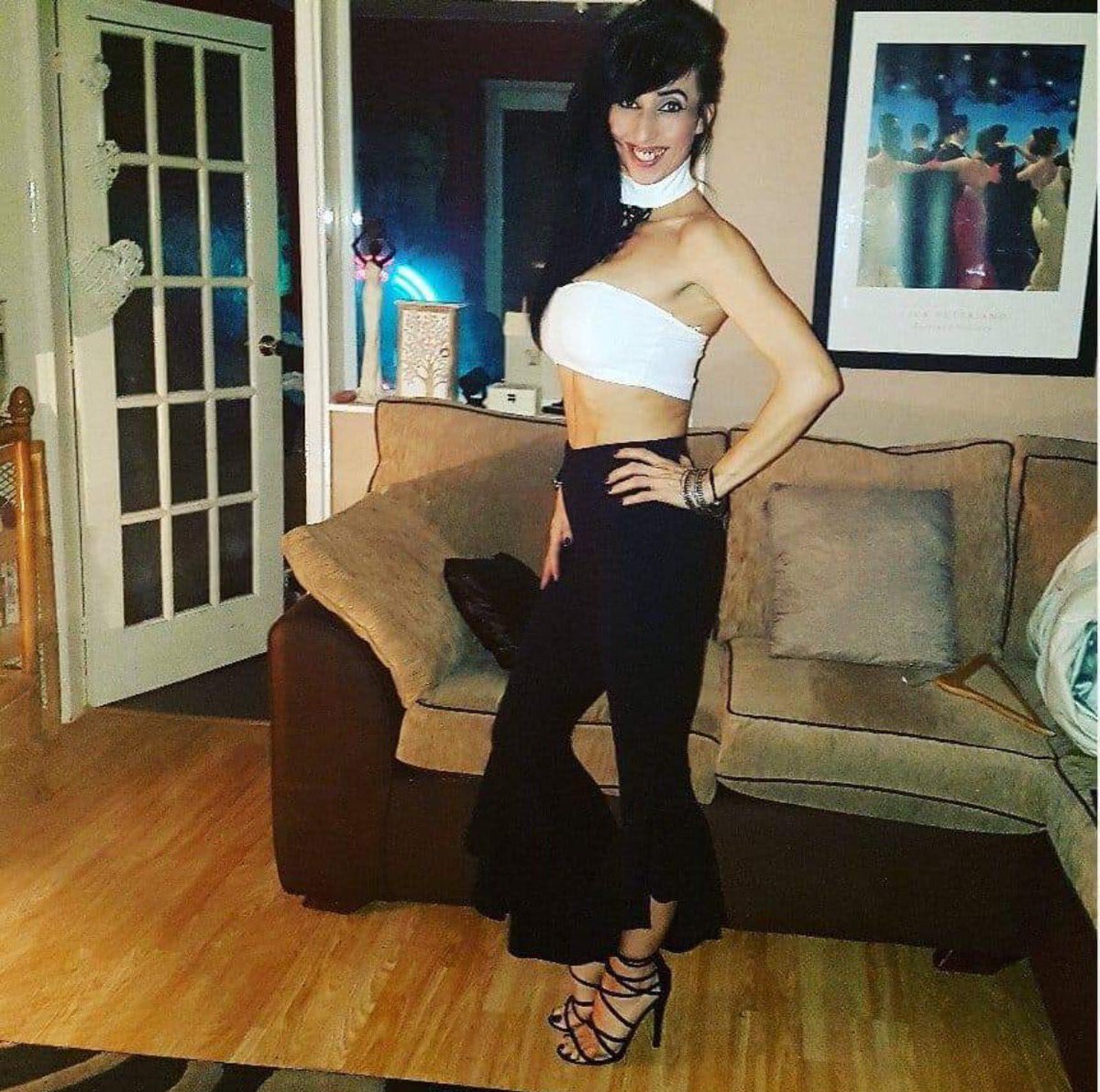 Beverleyriley70's tweet image. The weekend I'm a princess in sexy black pants not a dress because I wear the pants in life .... 😂👸🏻💃🏻