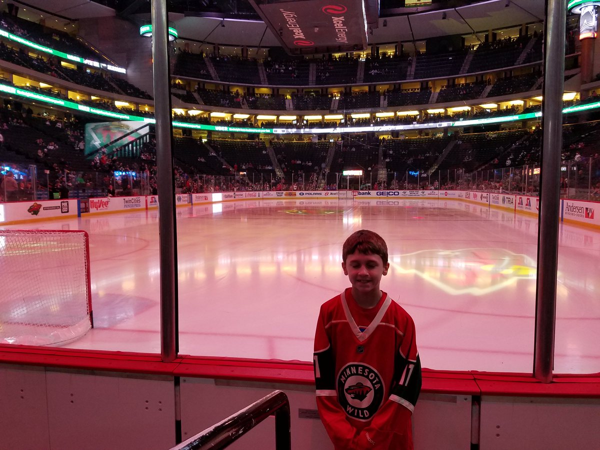 bigwig20's tweet photo. Good day for a hockey game!  #mnwild https://t.co/s51QEdefpL