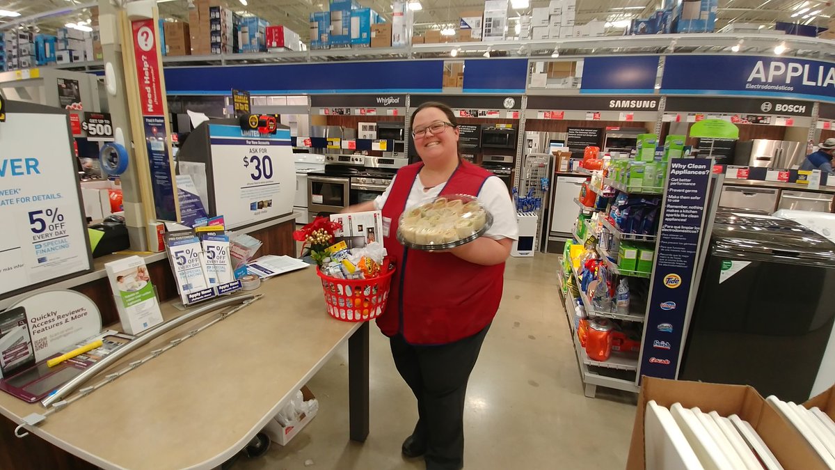 LGMaggiemanuel's tweet photo. #LGCHEER #LGUS # LOWES2219 https://t.co/YapRs8vTqG