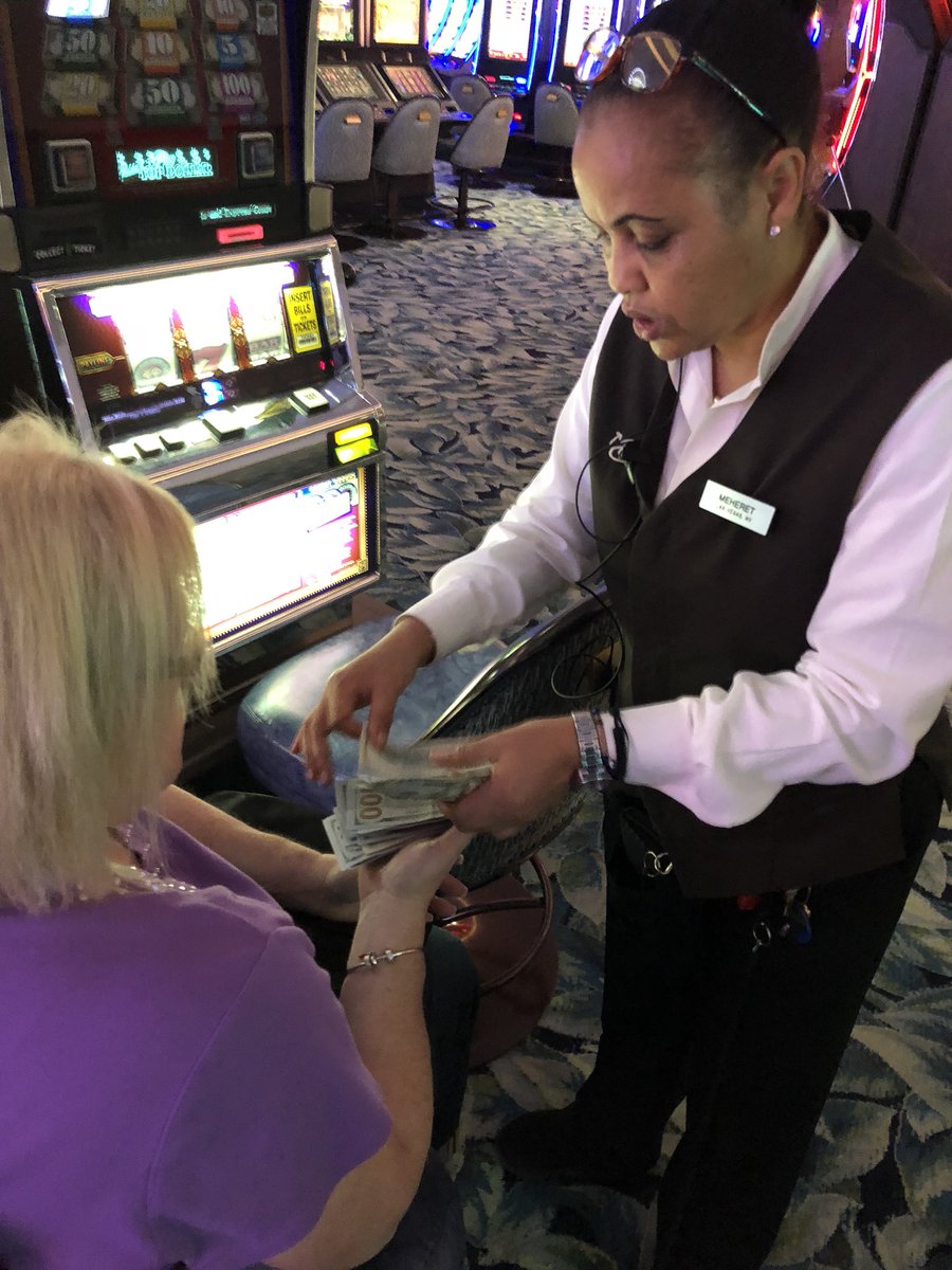 SCampbellMD's tweet photo. Pretty good morning in #Vegas. Jackie won $1600 in @MonteCarloVegas #handpay #lucky #goingbackformore 😳🎰 https://t.co/CxZcxXZ1DB