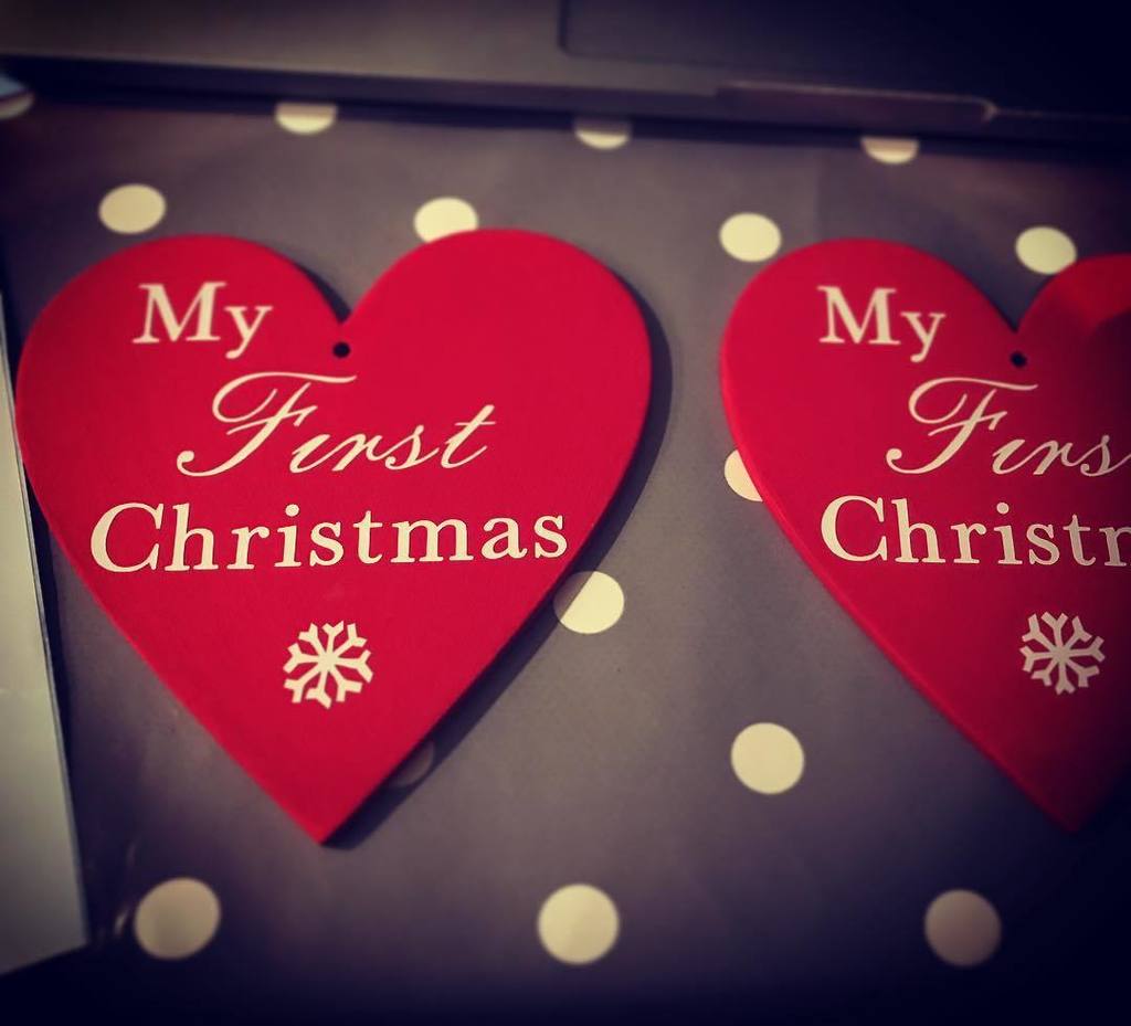 CraftyBabyUK's tweet photo. Waiting for Christmassy bow application! 🎄 🎀 #myfirstchristmas #babygift #plaque https://t.co/JrI480X762 https://t.co/YHCETogfhy