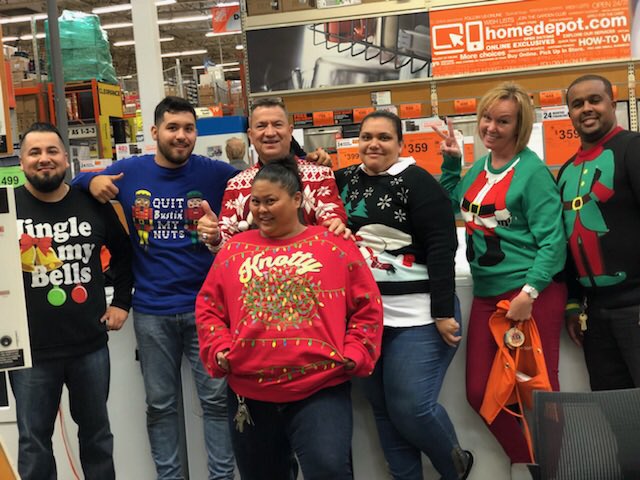 Jhoi_r's tweet photo. Sweater game on point @ 6603! #BFReady #UglyChristmasSweater #OnPoint https://t.co/0d9NsCMck9