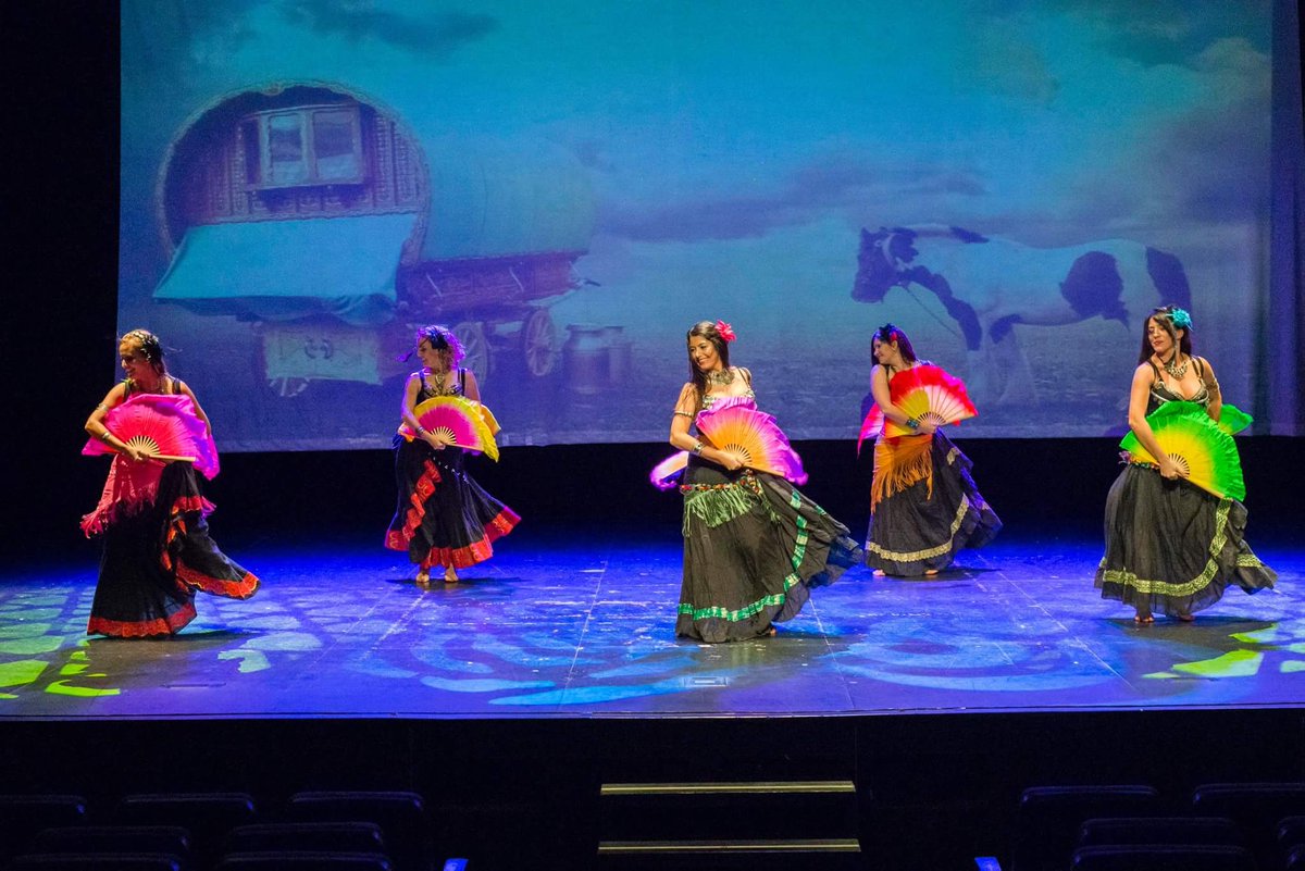 bellylusion's tweet photo. Balcanes 🛫💃💖🌍#bellylusion #travesia #auditorioinfantaleonor #danzaarabe #danzadelvientre #danzaoriental #espectaculostenerife #eventostenerife #viajaconnosotrasporelmundo https://t.co/KY7KfNw1Mv