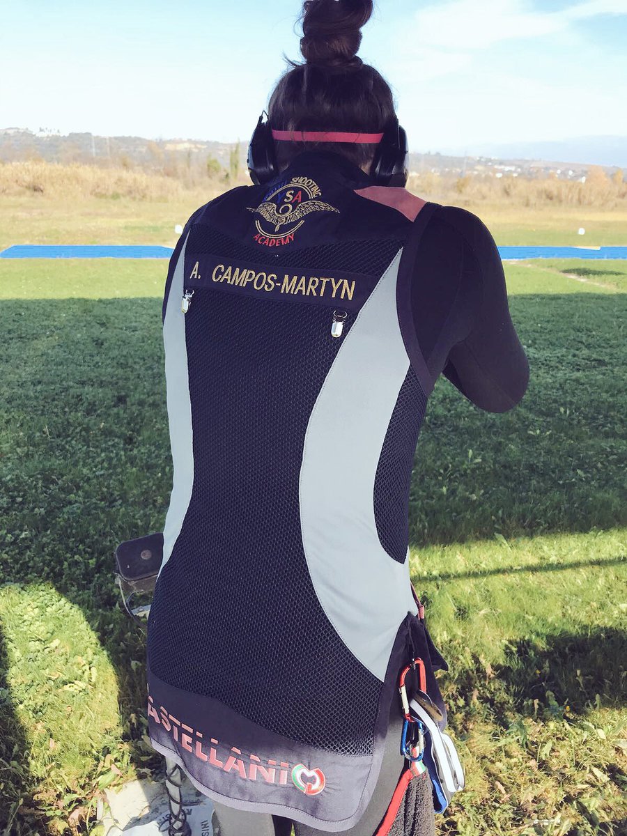 New team kit for the YSA (Youth Shooting Academy) #castellani #italy #team #pink #girlswithguns