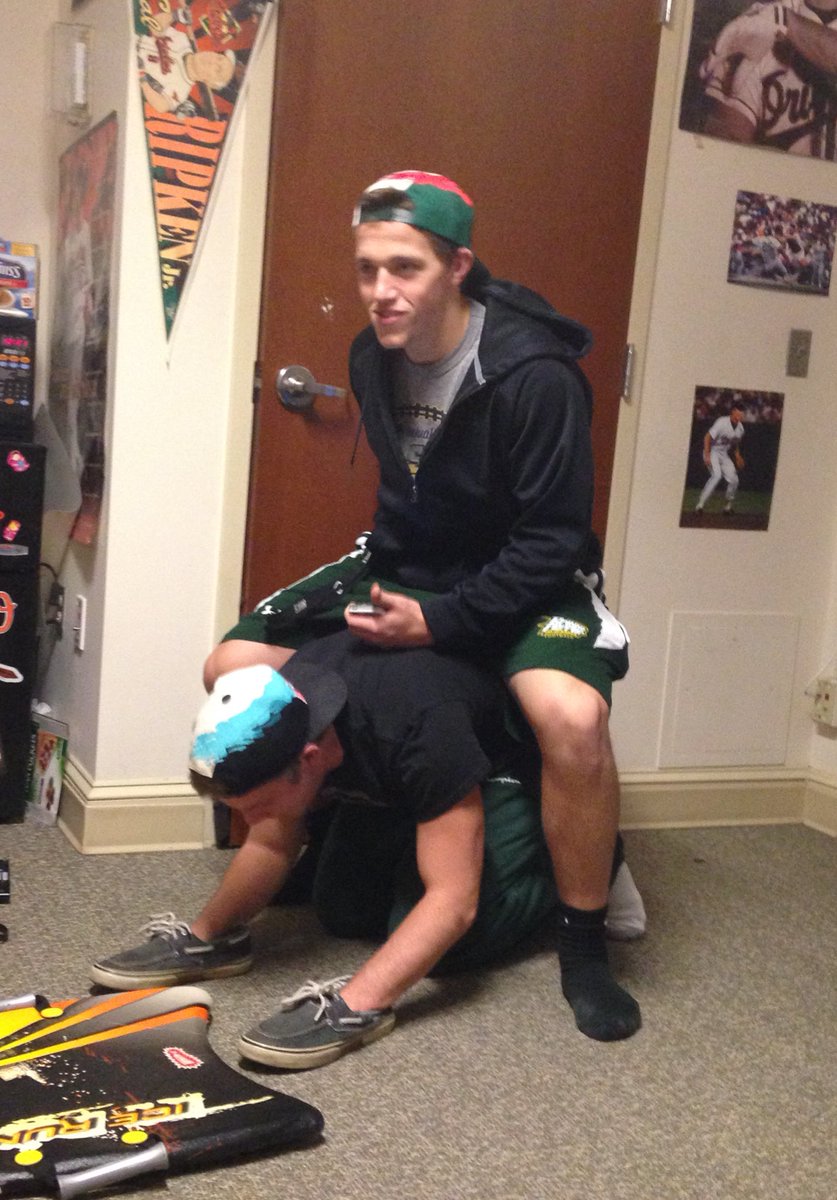 FukeLernandez's tweet photo. Happy Birthday to the cutest guy I know! You can ride me anytime you want boi 😏 https://t.co/E6AiaUTvuT