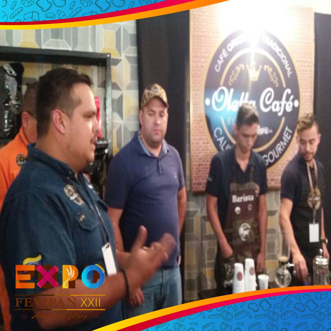 FEVIPAN's tweet photo. #Olettacafe ofrece charla al público sobre el grano de café seleccionado de su marca y una degustación especial. #Expofevipan2017 #ApostamosAlÉxito #FortalecidosEnLaAdversidad #AmasandoFuturo https://t.co/1pyetq2ubi