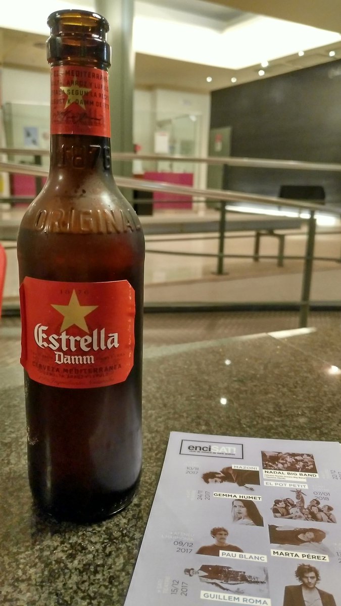 cicleencisat's tweet photo. Ens breus moments el tercer temps a l'#enciSAT. Amb @EstrellaDammCat compartim una estona on l'artista i el públic poden parlar de com ha anat el concert https://t.co/ESn4vMNqsn