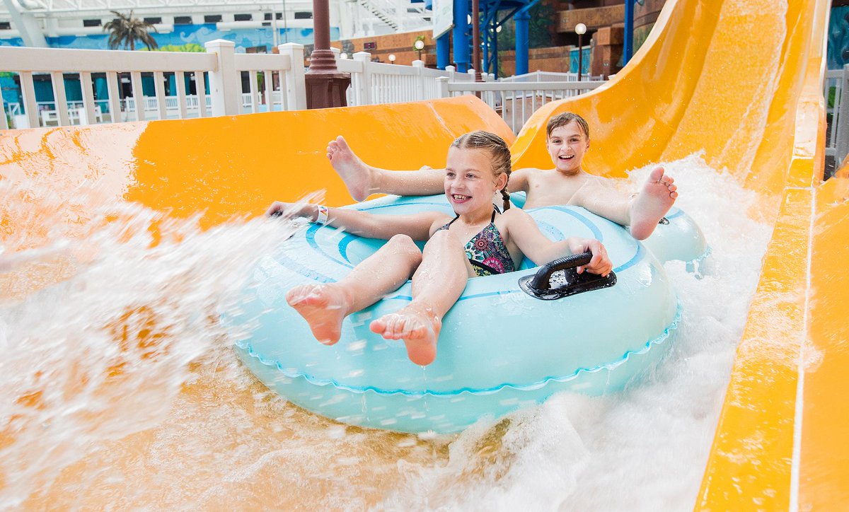 West Edmonton Mall Didyouknow You Can Get 10 Off When You Purchase Your World Waterpark Tickets Online Head On Over To T Co Tdom14dwsu And Take Advantage Of This Deal T Co W4ehjsdmv7