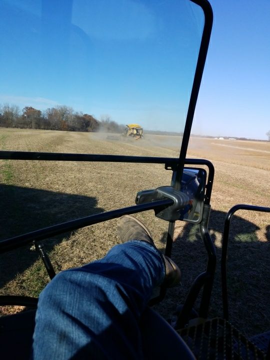 chad_schmidt1's tweet photo. #doublecropbeans =lots of sitting maybe that's not all that different from #regularcropbeans #rookie #cartdriver https://t.co/T1eSSgif77