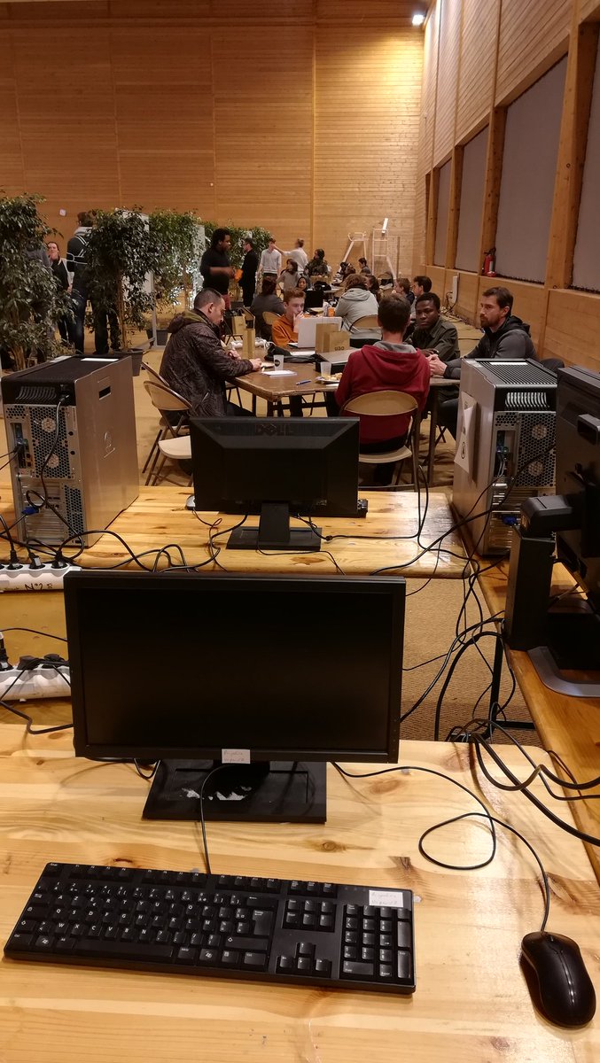 SHDBrest's tweet photo. Connaissez-vous la joëllette ? Bientôt en version low-tech en bambou, la bamboullette ? Et beaucoup d'autres projets bien souvent , comme celui-ci avec les plans publiés sous licence libre pour permettre une copie légale pas toute personne ! #SHDBrest https://t.co/DwtJzEABxO