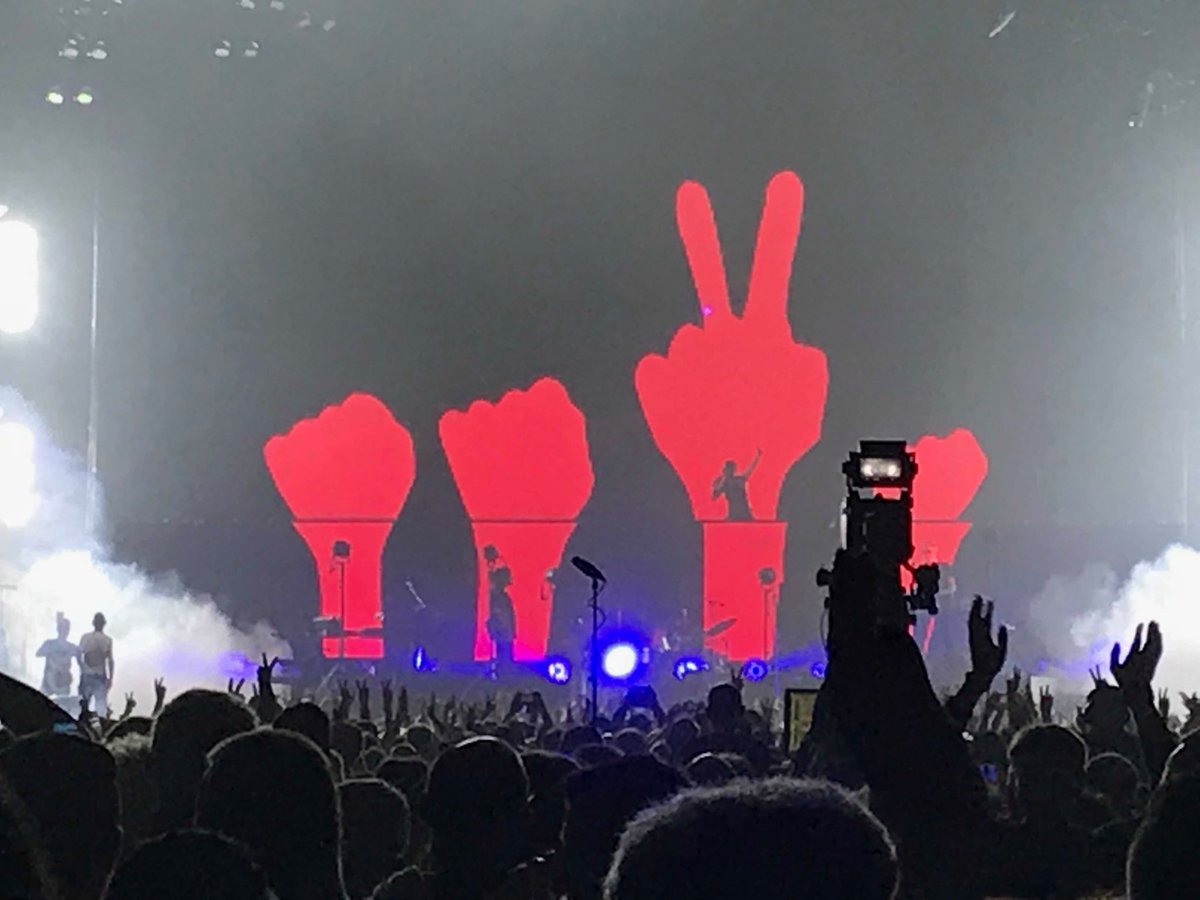 gretzsche's tweet photo. #whereistherevolution #DepecheMode #festhalle https://t.co/mDiNXbvxV9