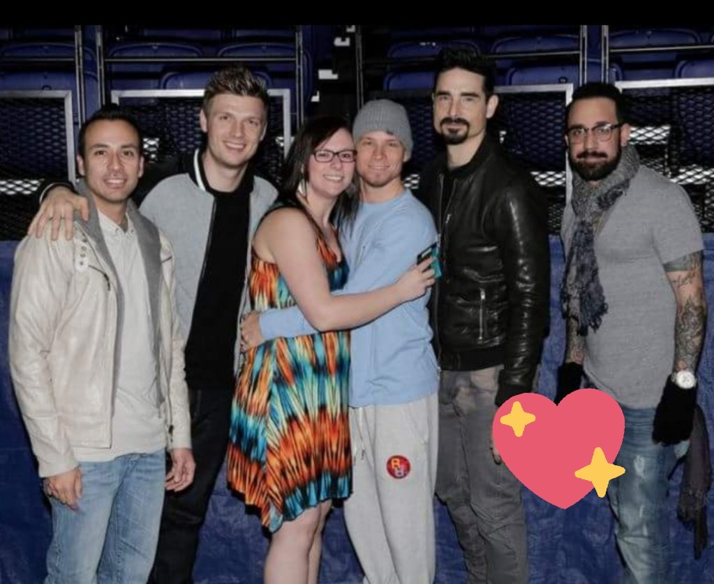 jenn844_9's tweet photo. Happy black friday @WyleebyLL hope you sold a lot @LeighanneReena 😉😉 i love wylee. This is one of my favourite dress. Foto with @brian_littrell @nickcarter @kevinrichardson @skulleeroz and @howied #fanpicfriday #wylee #BackstreetBoys #brianlittrell https://t.co/zn7YwD365y