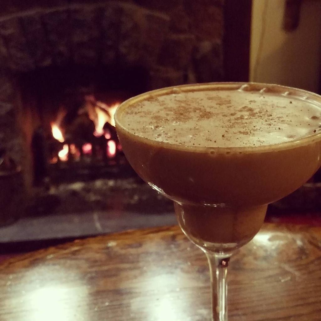 When the clock strikes 9pm, cinderella still has 3 hours left
#realpub #somethingforeveryone  #realfire #bowerhouseinn