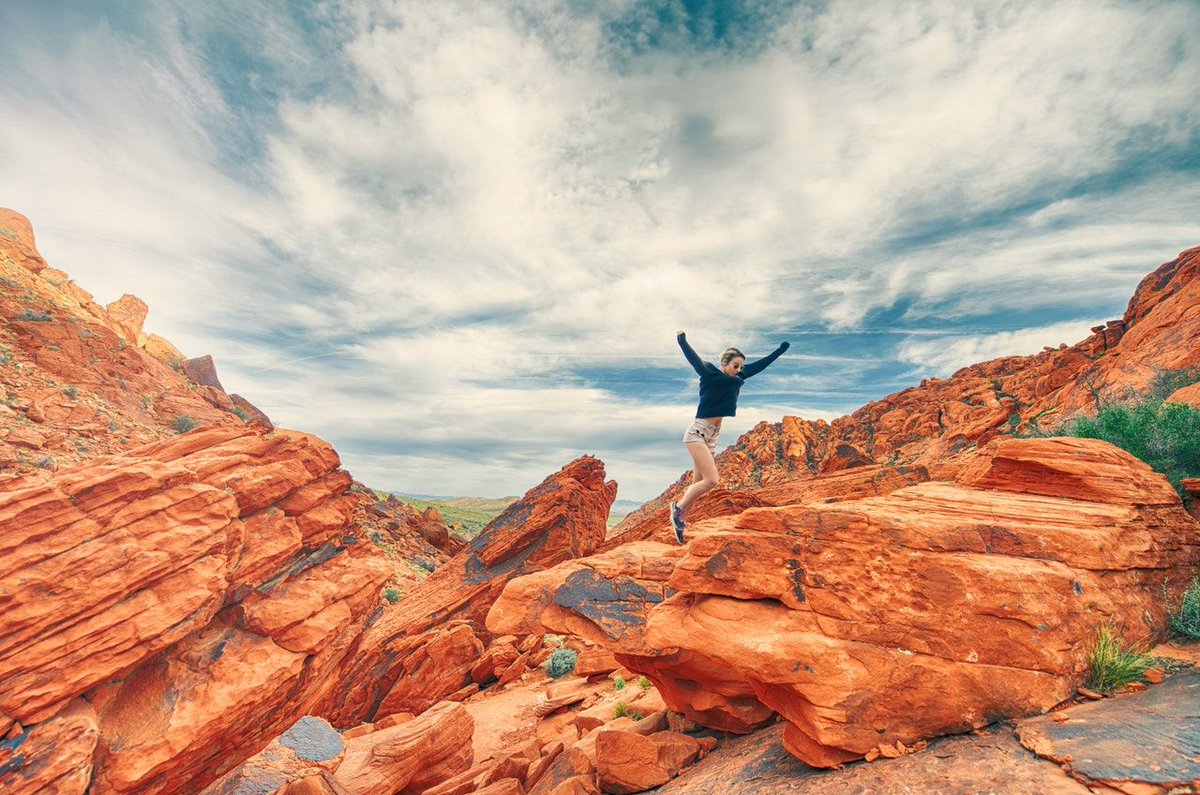 PITCHSTOR's tweet photo. We want to see you happy.
That's why we created an innovative platform that both helps you raise the funds that you need, but also gives you the power find all the needed connections and people that will lead you to achieve your goals.

#pitchstor # crowdfunding https://t.co/V9xPNtU7jg