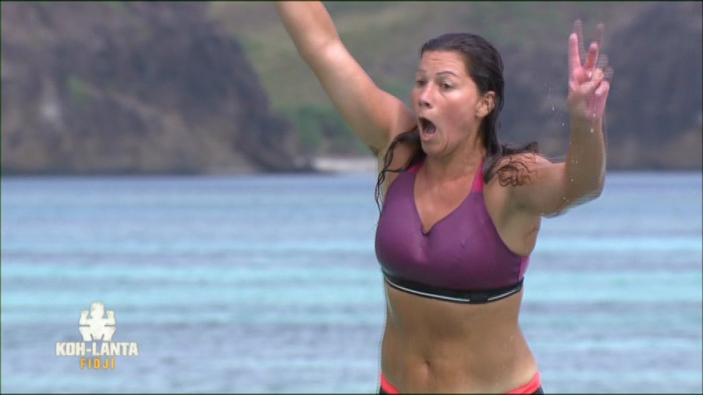 KohLantaTF1's tweet photo. #KohLanta Sandrine termine quatrième ! Elle aussi ne verra pas de bulletin supplémentaire à son nom au conseil ! https://t.co/Iqxa8NZbWz