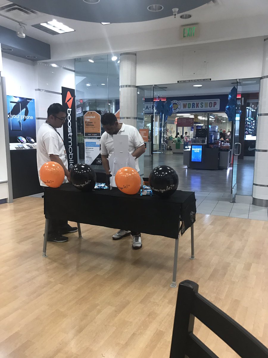 Nicole_SPG's tweet photo. Happy Customer on Black Friday got his #boostup phone and free giveaways! #boostmob #WeAreNorcal @noreen_spg @ariel3_SPG https://t.co/f8sbUOXRKh