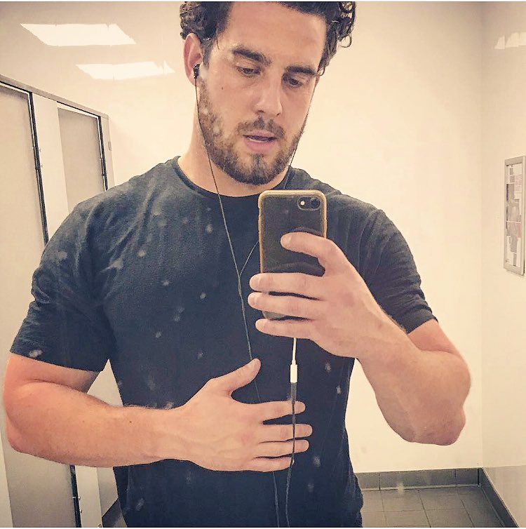 jones_harrison's tweet photo. Friday night gym session followed by some good food ππΌ working hard and training hard - @Equals_Health on course to launch Jan 2018 with some big names that we will be supporting - Exciting things to come ππ»ππ» #equalshealth https://t.co/IqYieD6kwu