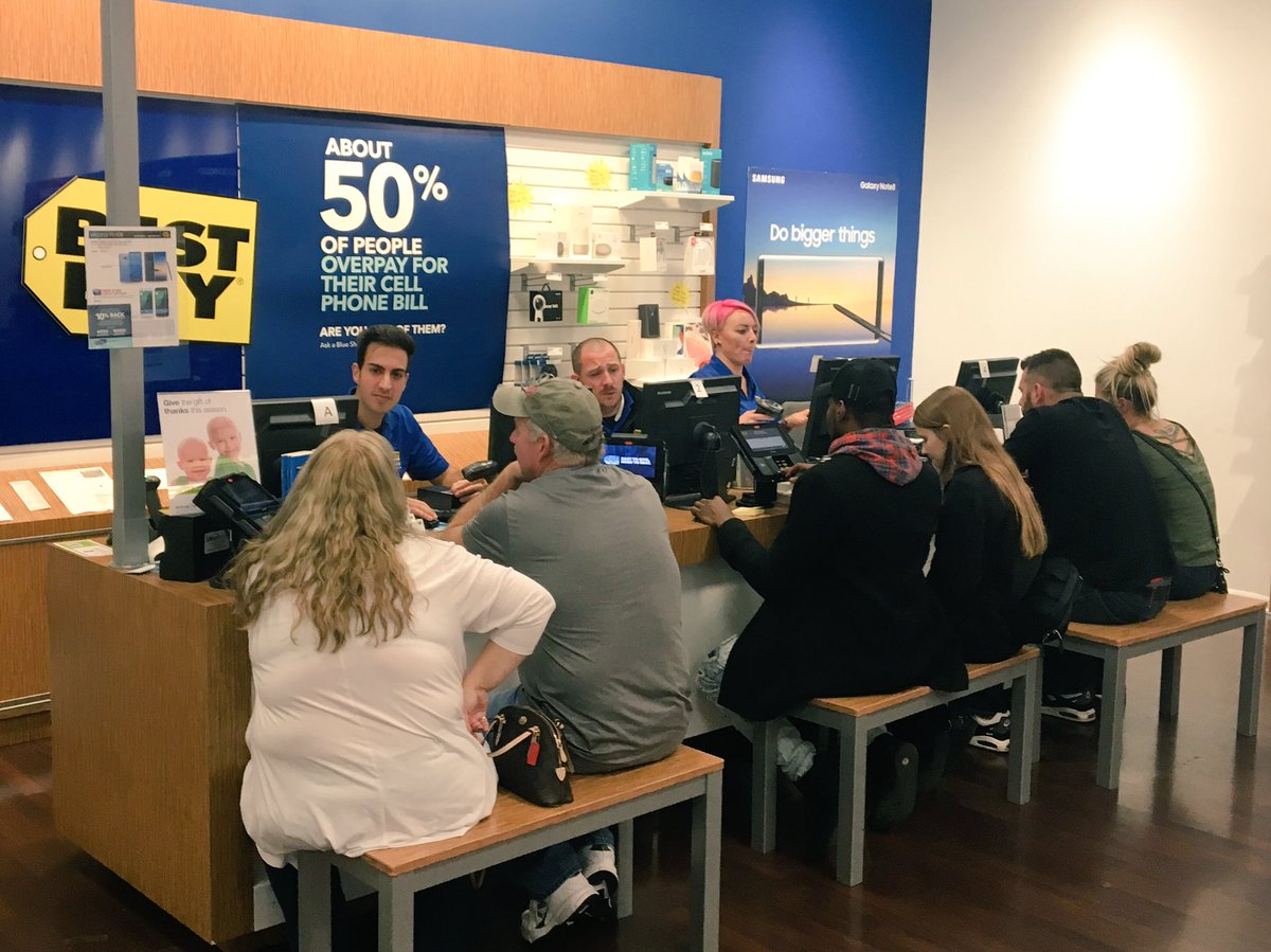 Adam__Craig's tweet photo. BBY Mid Rivers SAS taking advantage of @Sprint’s amazing offers! 2 new and 2 upgrades going out now! #SprintwinsHoliday @DougjSprint @TimMiller44 https://t.co/0qlDrHSTnV