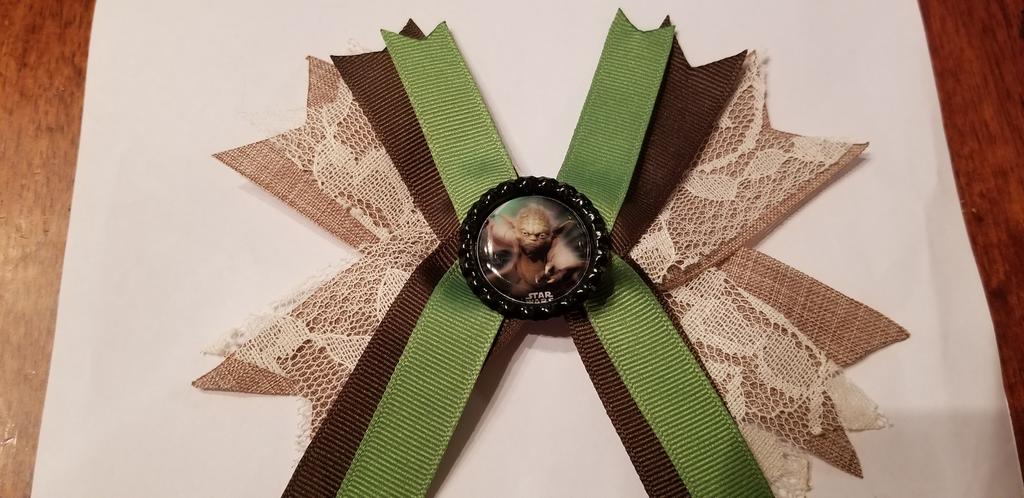 DawnsPieces's tweet photo. Yoda #StarWars bows :) https://t.co/lMsCKrBK5Y