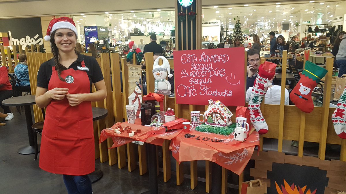 LoreLamii's tweet photo. Una de las mejores baristas de #StarbucksSantander la que mejor se lo curra en el #Díadelcafé no cambies nunca alejandra!! Tu sonrisa es única!@starbucks_es #tobeapartner  #osechodemenos #comprandocafé #probandolasnuevasbebidas #morriñadecompañeros #morriñadestarbucks https://t.co/q2uUk9yUpN