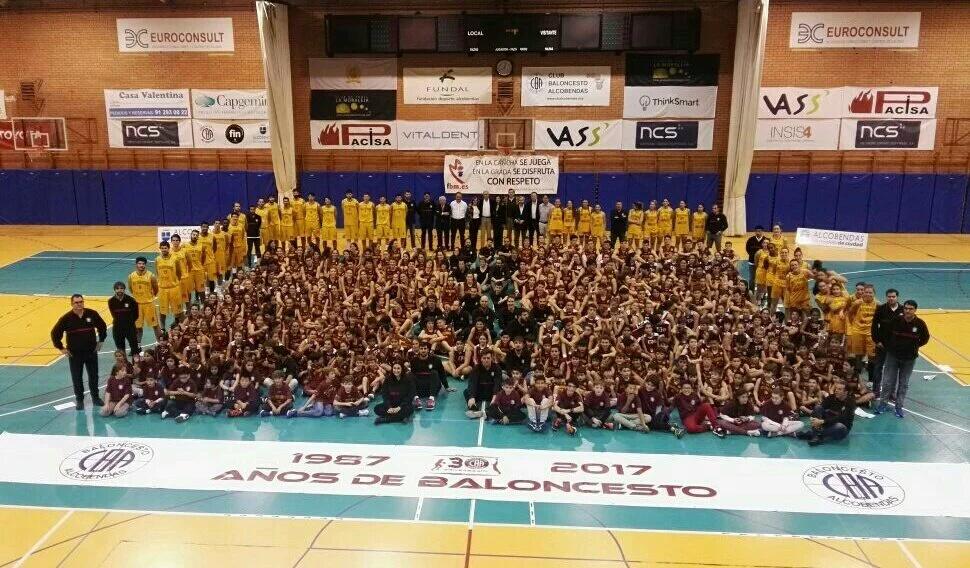 josete8877's tweet photo. Enhorabuena a la GRAN familia del @cbalcobendas #Celebralos30 La cuál disfrutamos cada fin de semana. https://t.co/BdnglAd4ju