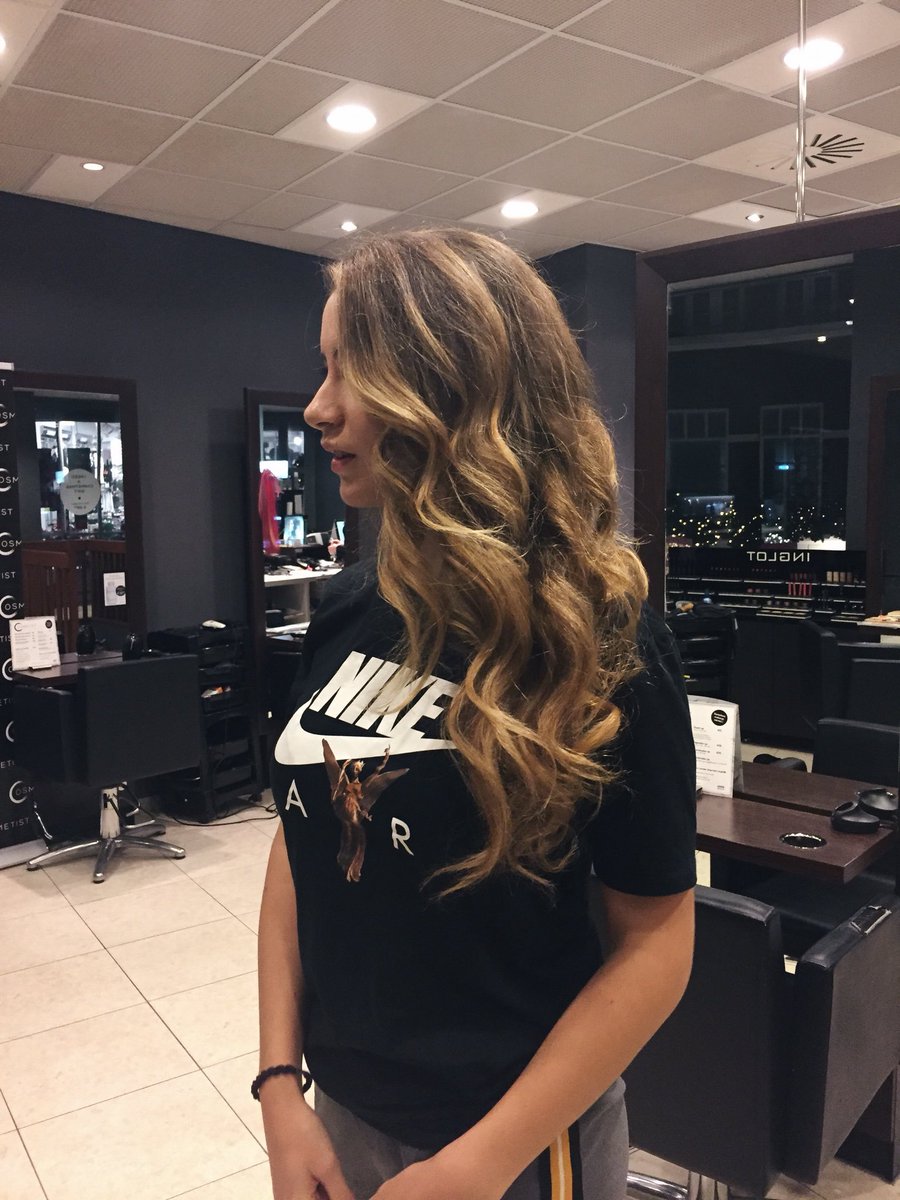 EmmaFastLife's tweet image. What do you guys think of my new hair? #zoobenieuwd