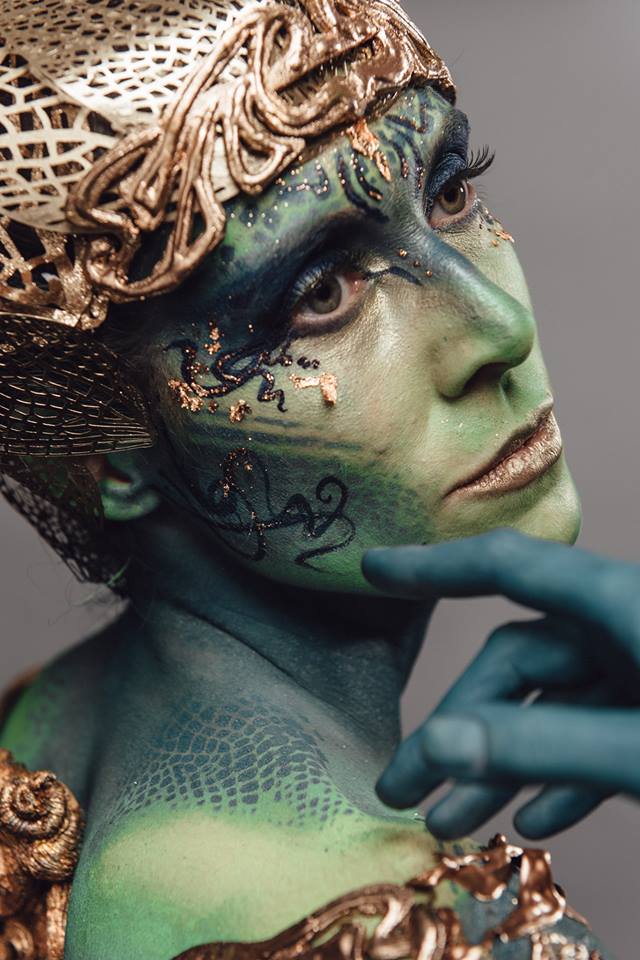 CatsCreationsco's tweet image. Lovely toned-down 'moody' shot by by Ben Bentley benbentleyphoto.com of Izabela Kowalewska in the Deco Dragonfly bodypaint demo I did on the @PaintopiaShop stand at the @Prosthetics17