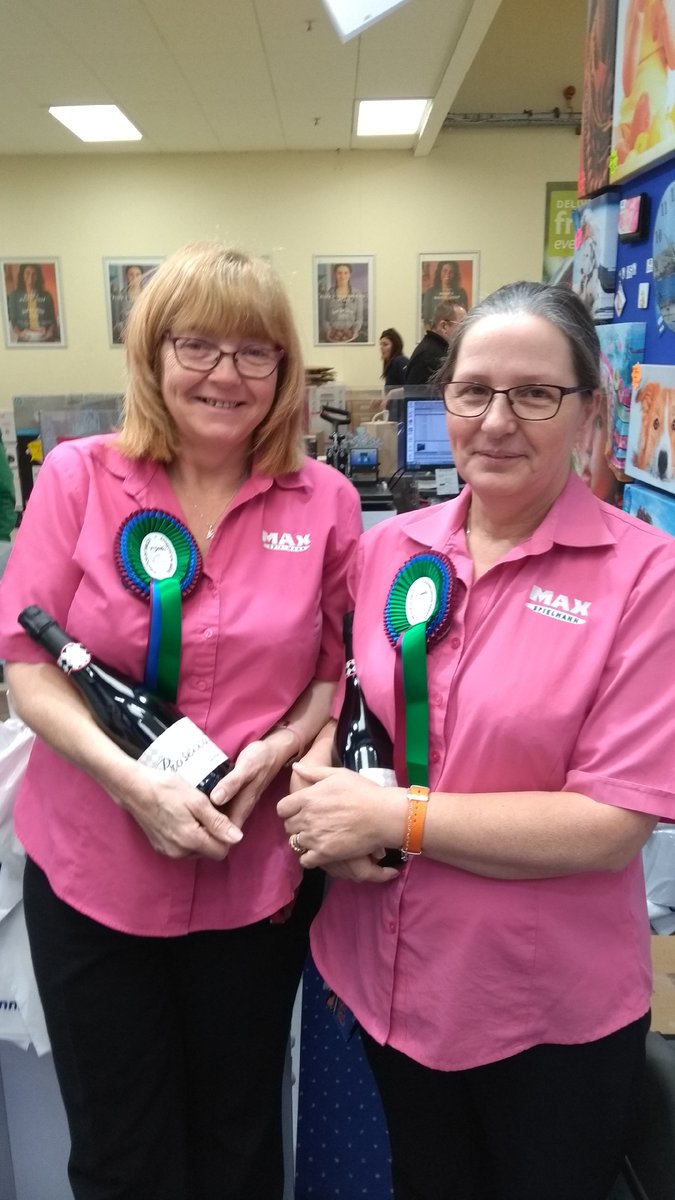Jo and Sue from Redruth proud to be wearing their Director Of Smiles Appreciation Rosettes@JamesTCobbler <a href="/SueBurden4/">Sue Burden</a> <a href="/pabs9486/">Paul Appleton</a>