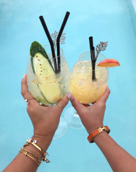 InterConSydDB's tweet photo. Cheers to the weekend! Join us at our Rooftop bar for a refreshing #MoetMoment. Open from 11am until 1 hour after sunset.
https://t.co/vYzECsnY6z
#SummerPossibilities #Rooftopdoublebay Photo by @camillamount https://t.co/ehYslZqa5b