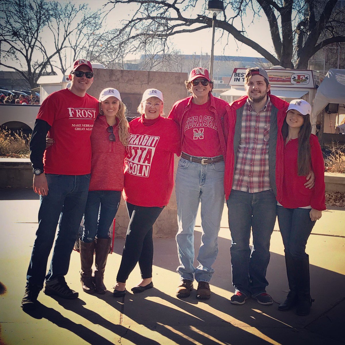 Srta_Butler1's tweet photo. Tiempo con la familia #huskers #GBR https://t.co/MqC4ihhkwz