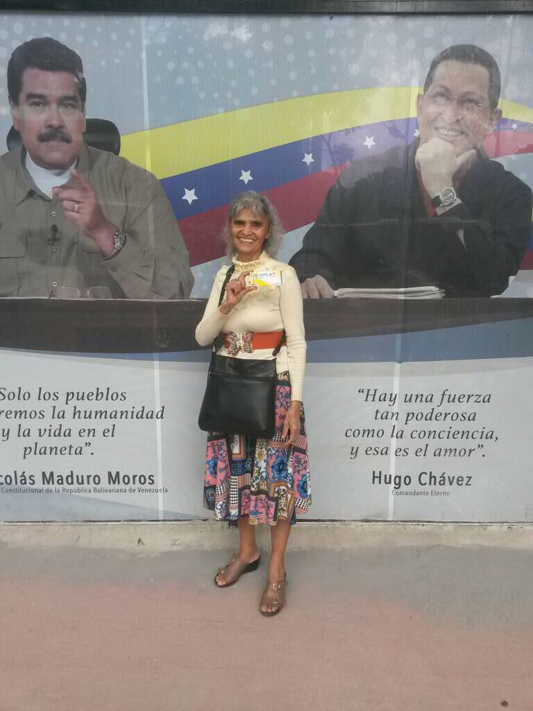 LuisLopezPSUV's tweet photo. Gobierno Bolivariano entregó medicamentos a través del 0800SALUDYA en la Casa del Artista, Caracas. @NicolasMaduro https://t.co/gGIsoBpmn3