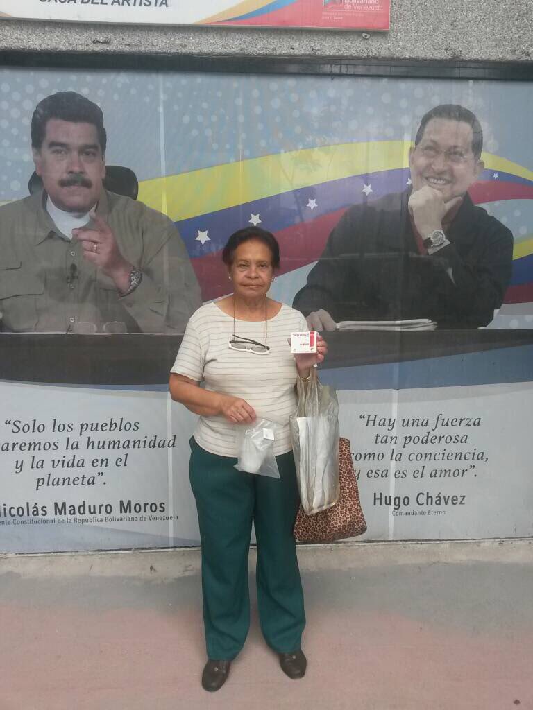 LuisLopezPSUV's tweet photo. Gobierno Bolivariano entregó medicamentos a través del 0800SALUDYA en la Casa del Artista, Caracas. @NicolasMaduro https://t.co/gGIsoBpmn3