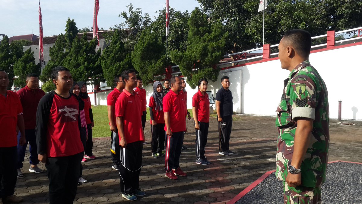 rizka_muchtar's tweet photo. Perlu sinergi Loreng utk tumbuhkan disiplin dan korsa pasukan
Salam solid speed smart
@IndihomeFiber
@WitelJember
@_funtastic5_
@telkomaksesid
#JRTREGV https://t.co/1IZ4ZUVjr7