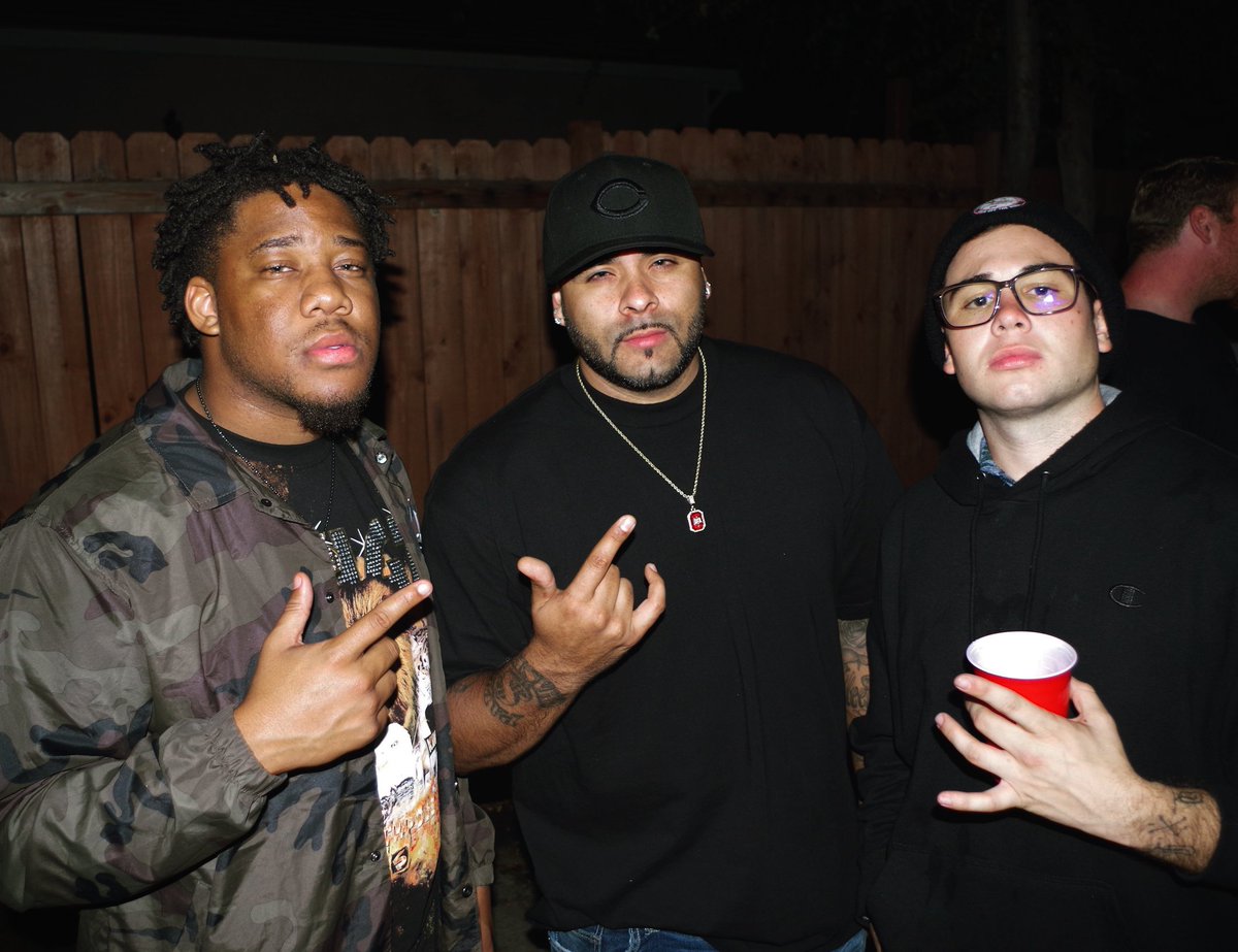 Quetheplug's tweet image. Book @safehouseco to come to your next event! We Broadcast to over 6.5M viewers and we work with your budget! #SafeHouseEvents offerup.co/lLdq/h6W9g9LKdI