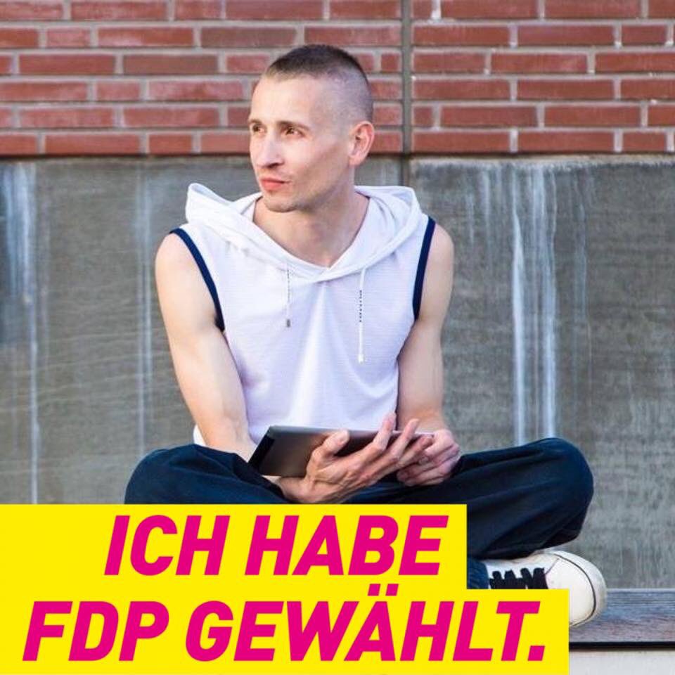 RobertBlaesing's tweet photo. Beste Partei ever 😍😍 #heuteshow https://t.co/Kuf33iicT8
