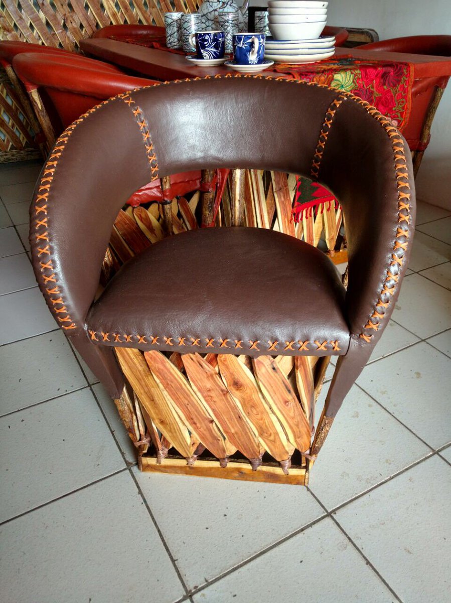 TocayoMarko's tweet photo. #Equipales #diningset #custommade #comedor #rustic #Mexican #furniture #artisan #chairs #Jalisco #BajaCalifornia #SanDiego #tocayoimports #cancun #CancunTequila https://t.co/jSAkOMcSR5