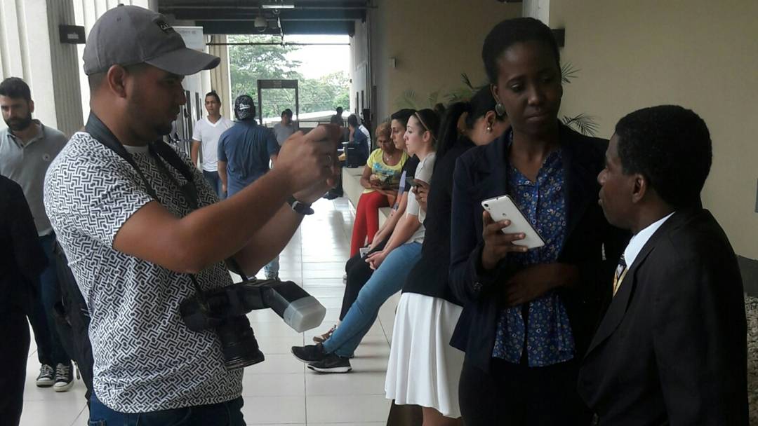GallowayJose4's tweet photo. Entrevista dada por el periódico Día a Día en el Tribunal Electoral. https://t.co/3CDnQ5xhBm