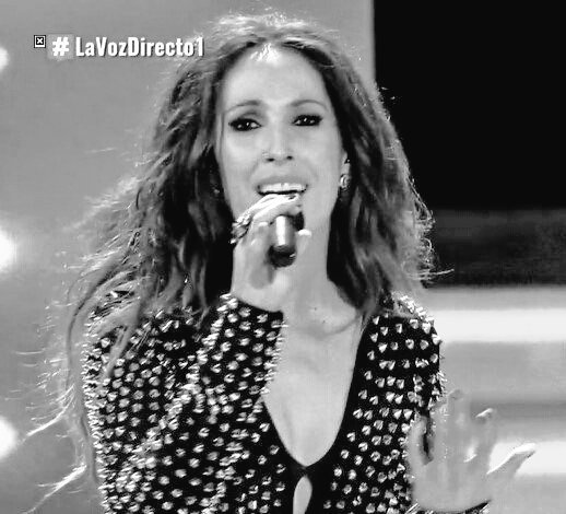 vicky_eigo's tweet photo. #DirectosMalú muriendo de amor😍😚 @_MaluOficial_ https://t.co/TCf555dCZ4