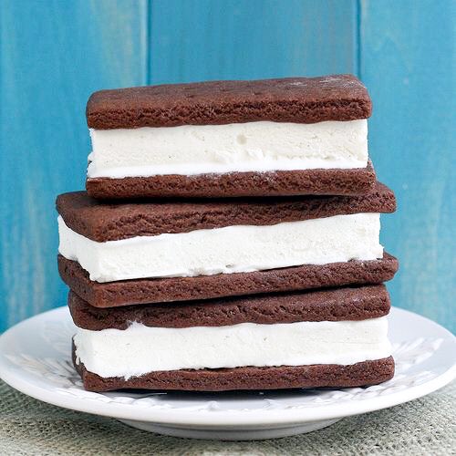 StephenAsFood's tweet photo. .@StephenAmell as Ice Cream Sandwiches https://t.co/Jv5CbMSQYn