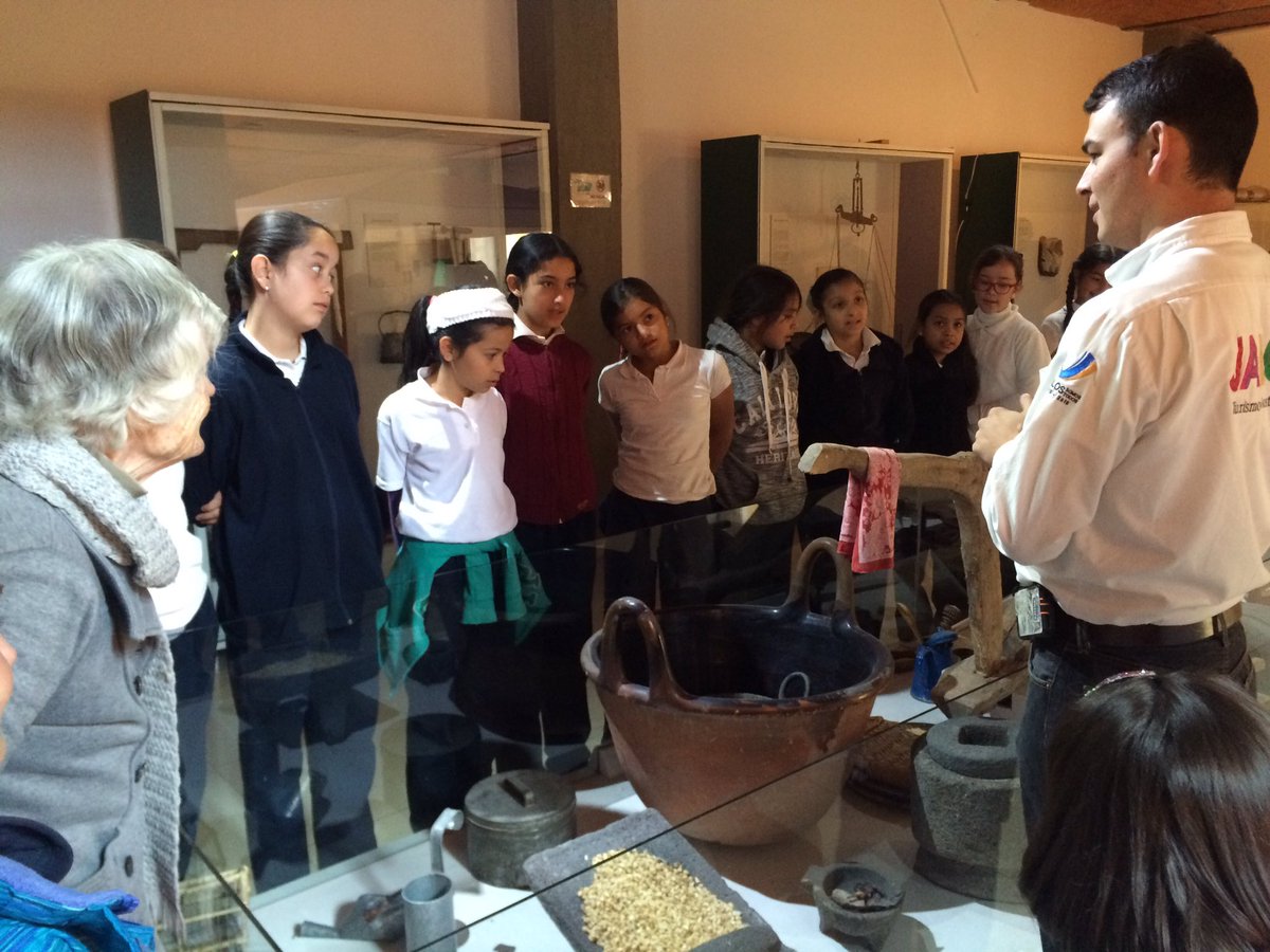 Cati1197's tweet photo. Museum time!!!! 5th grade @ProNIJAL  @Pemar0111  @myriam_gomsan https://t.co/Z4d23HcKzI