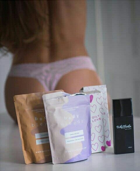 body_blendz's tweet photo. It's Friday and we're ready to party! Meet you in the bathroom in 5. π π #BodyBlendz #NewScrubz #OilyLove https://t.co/q9RsxzKVKX