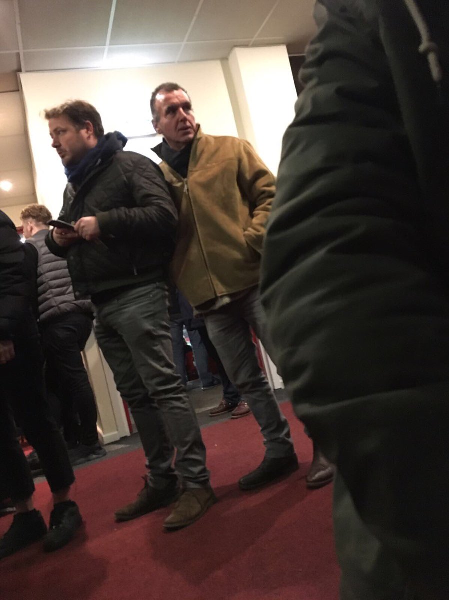 PhilCook10's tweet image. Steve..Steve check out the cwumpet 3 o’clock.. corrr wouldn’t kick her out of bed for farting kick on stevey boy