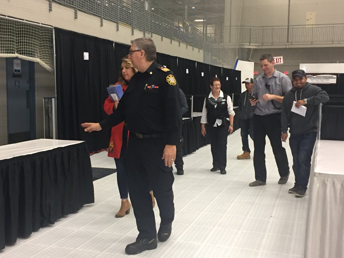 SuperiorTentsAB's tweet image. Fire inspection is underway for @FtSaskChamber #ChristmasMarketplace #FortSaskFD #fortsask #SuperiorEvents #TradeShows  #eventprofs #Christmas