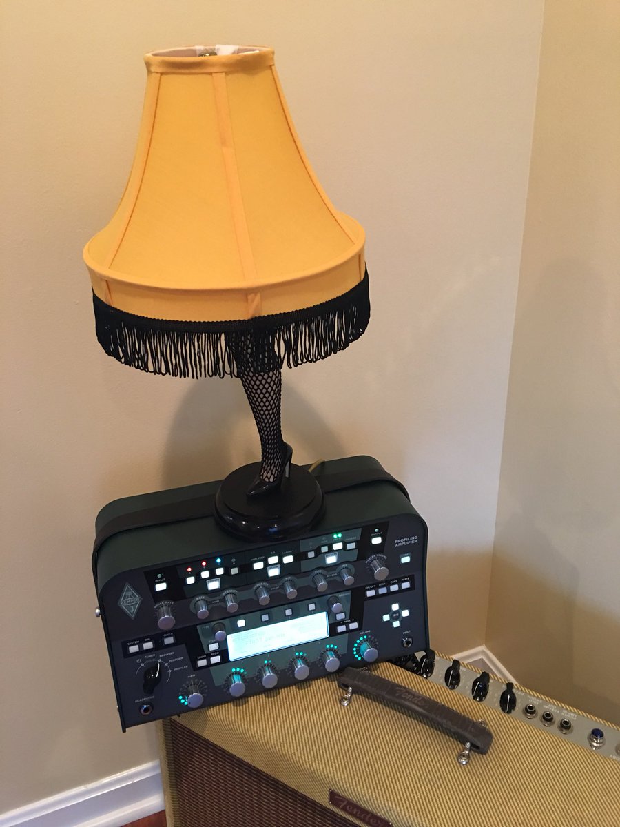 TresLeonard's tweet photo. Ready for Christmas music @Kemper_Amps @Fender https://t.co/SZL3Wd6nZL