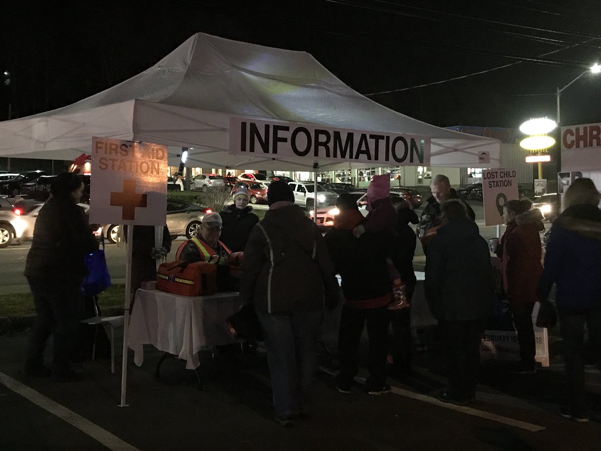 PaulRussellCPC's tweet photo. Everybody and their dog is at the #sackvilletreelighting tonight! https://t.co/dbrROv3cfj