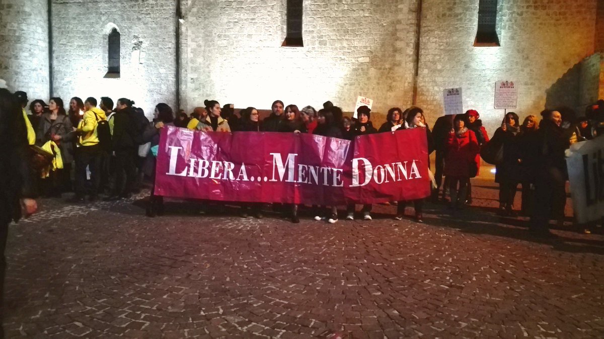 LibereTutte's tweet photo. Riprendiamoci le strade, riprendiamoci la notte @TerniDonne @CGILTERNI @esedomaniterni #verso25nov https://t.co/Jy0jCmN1SA https://t.co/6a6xhuajbH