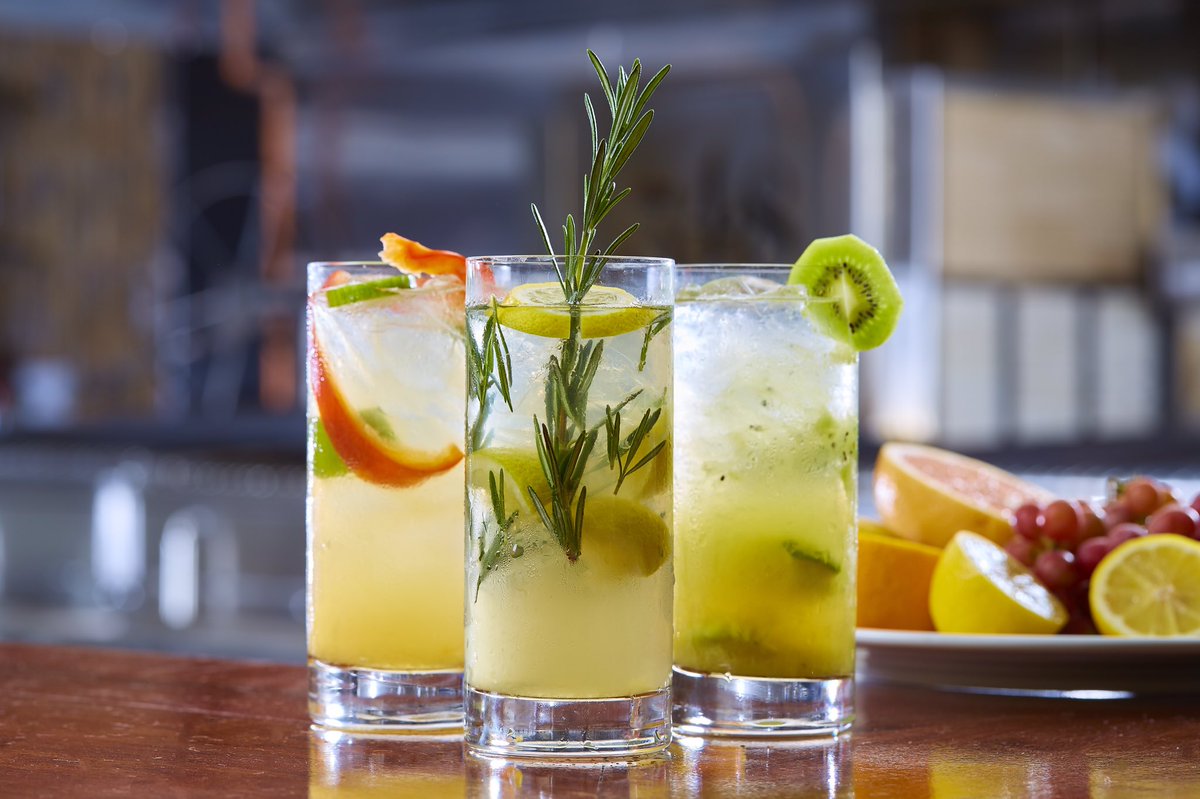 Corrientes348TX's tweet photo. Start your weekend with a refreshing handcrafted cocktail 🍹 #Corrientes348 #DowntownDallas https://t.co/vy1eSYcoqq